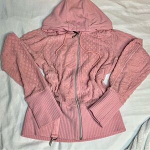 SOLD**Y2K fuzzy pink Rocawear snowflake print zip up hoodie.